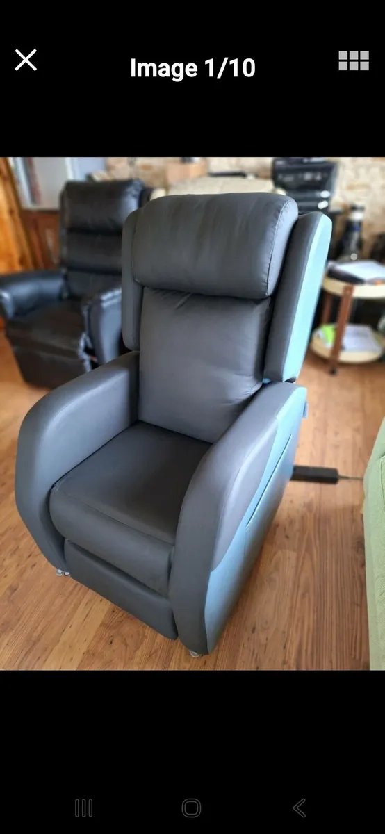 Riser recliner electric armchair - Image 1