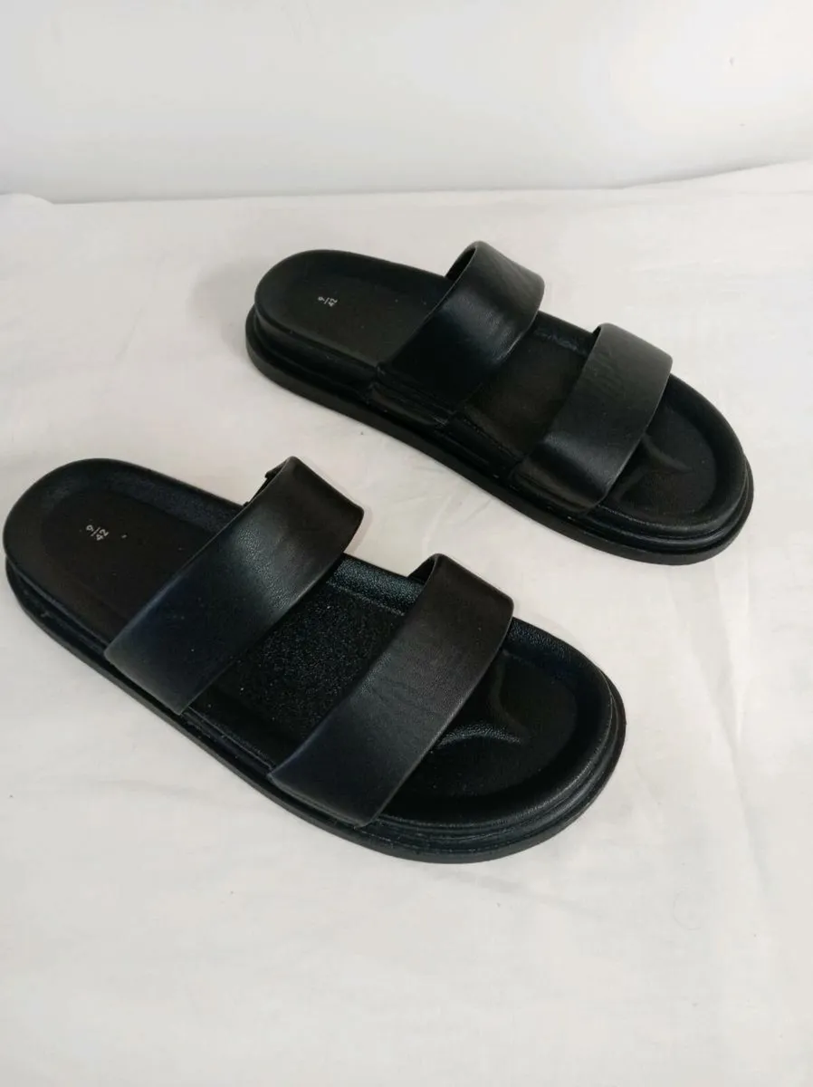 Men's black sandels