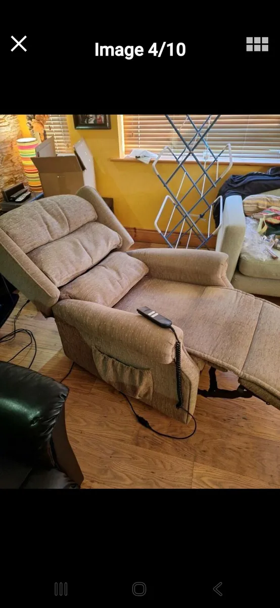 Riser recliner electric armchair - Image 3