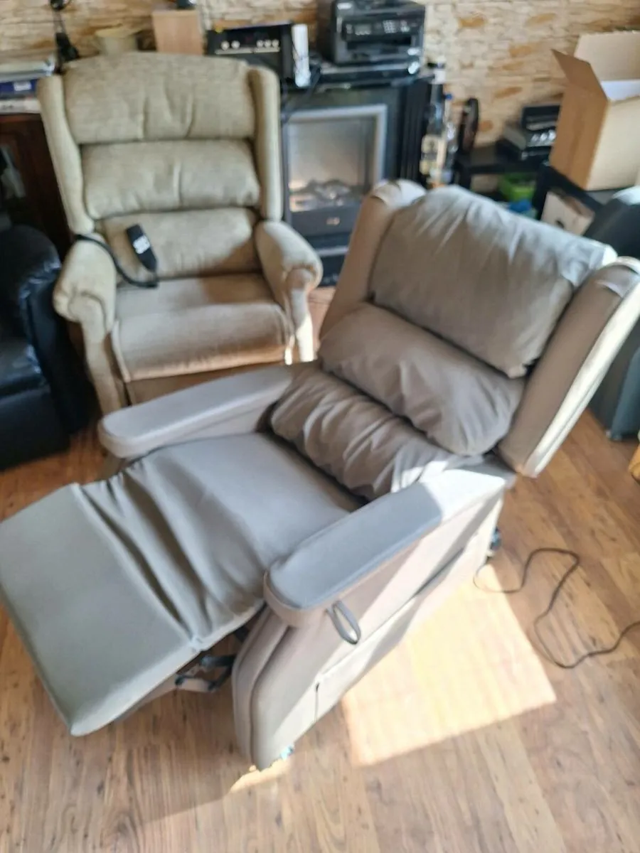 Electric riser recliner armchair - Image 1