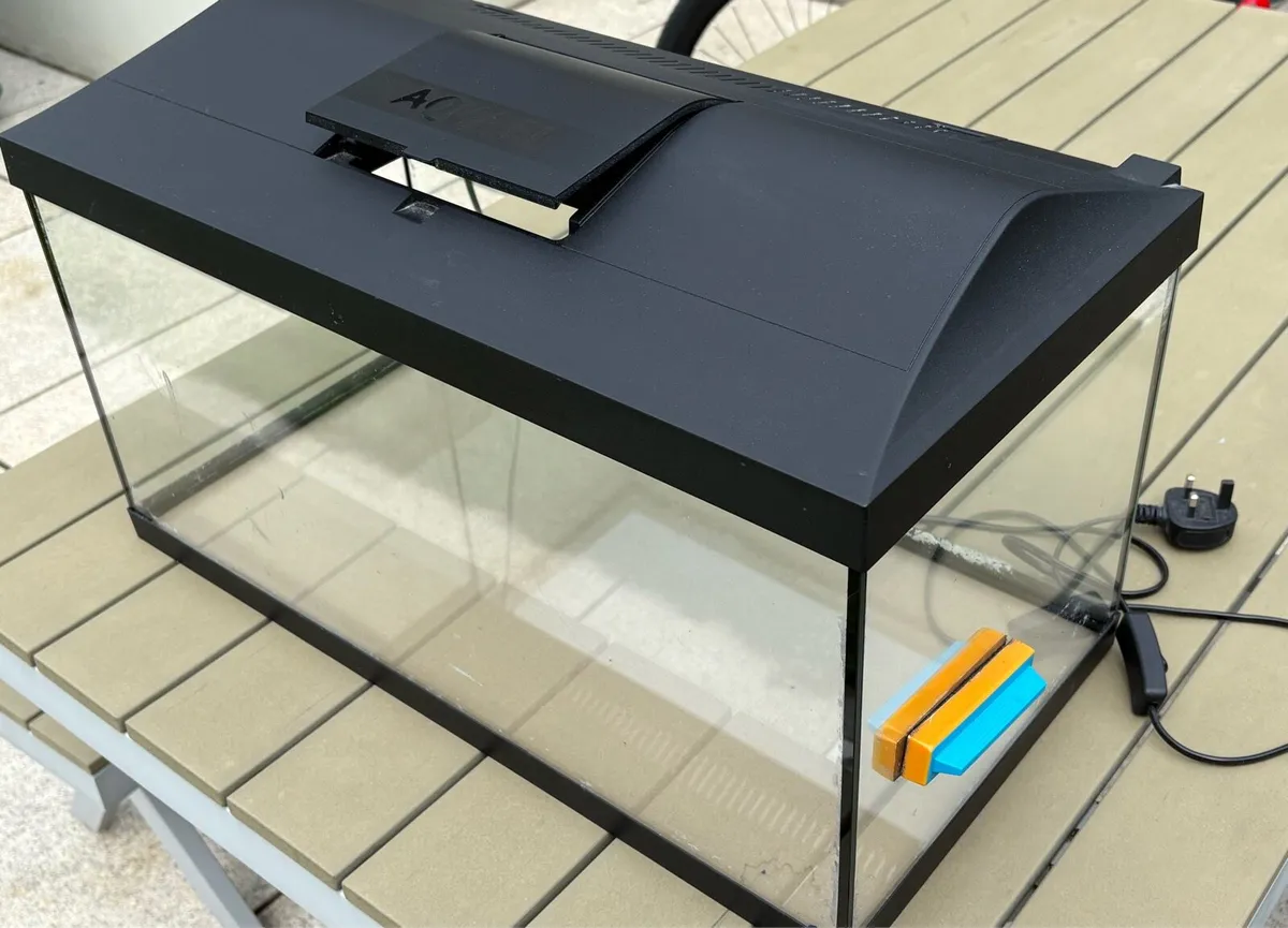 Fish tank - Image 1