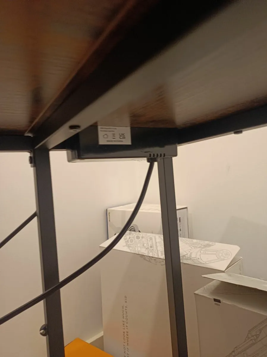 Desk - Image 2