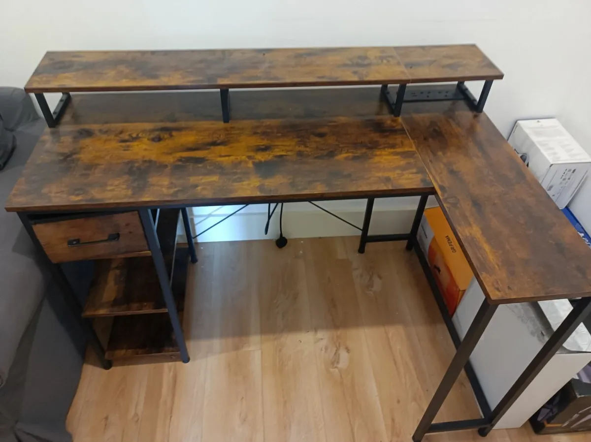 Desk - Image 1
