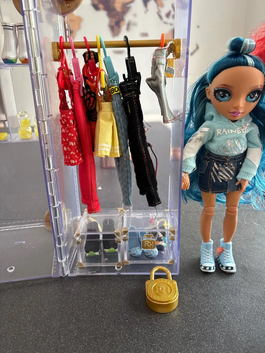 Rainbow High Dolls and clothing Wardrobe set - Image 4
