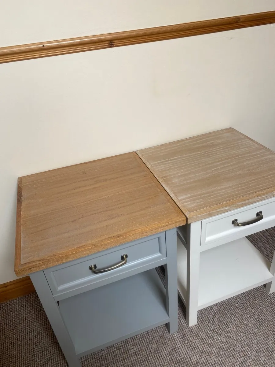 SOLID WOOD BEDSIDE TABLES X2•EXCELLENT CONDITION - Image 2
