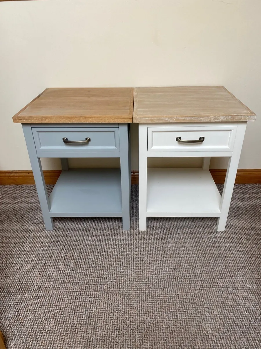 SOLID WOOD BEDSIDE TABLES X2•EXCELLENT CONDITION - Image 3