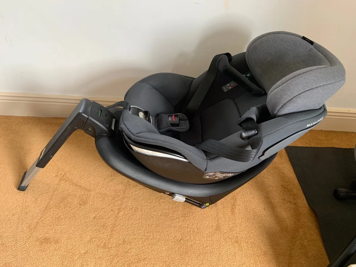 Maxi Cosi Mica Car Seat - Image 3