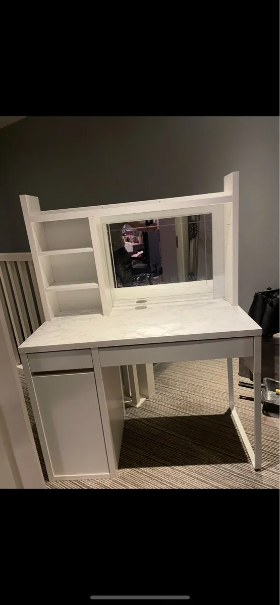 Desk and chair - Image 1
