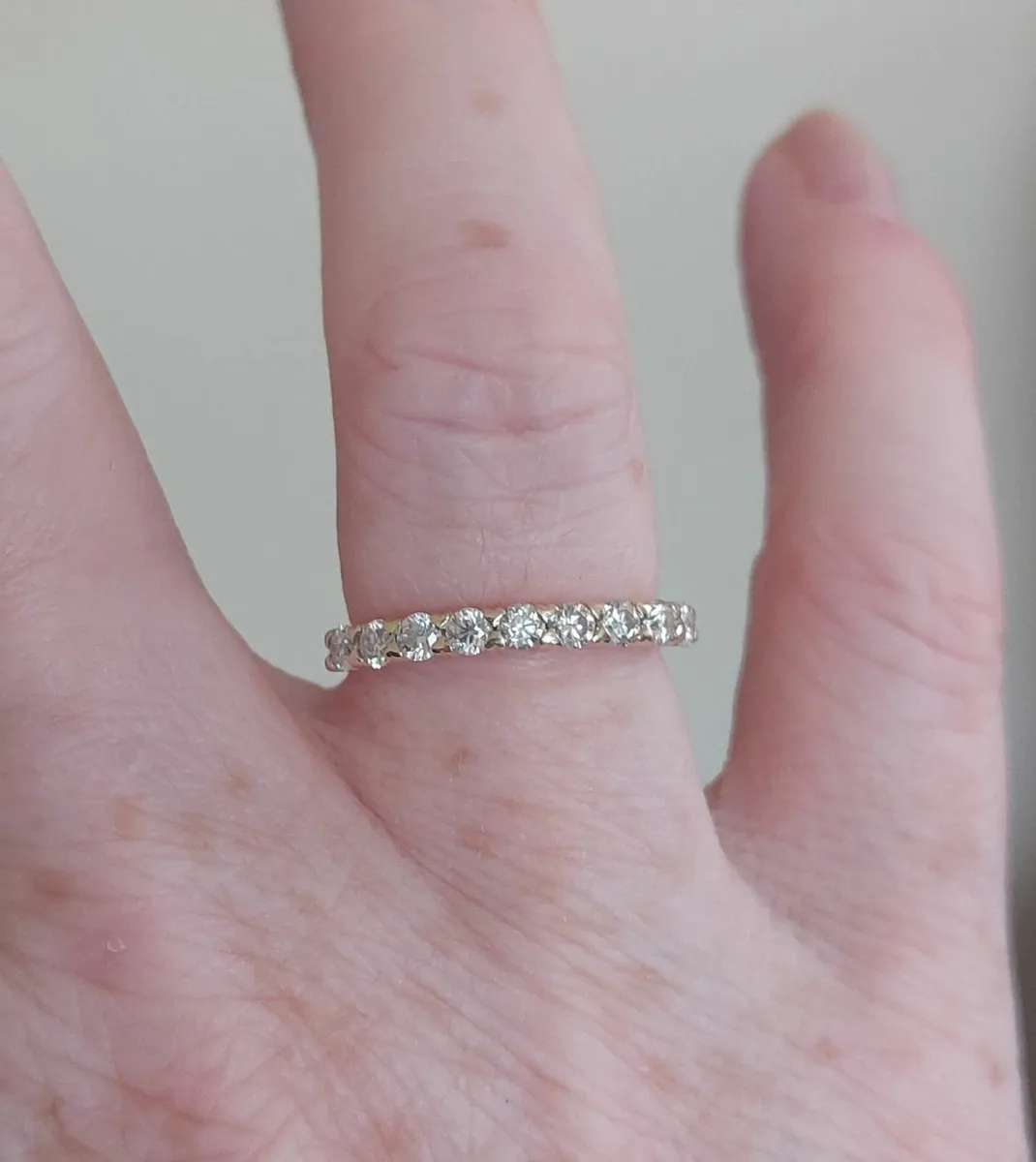 14 Carat Gold Eternity ring - Image 2