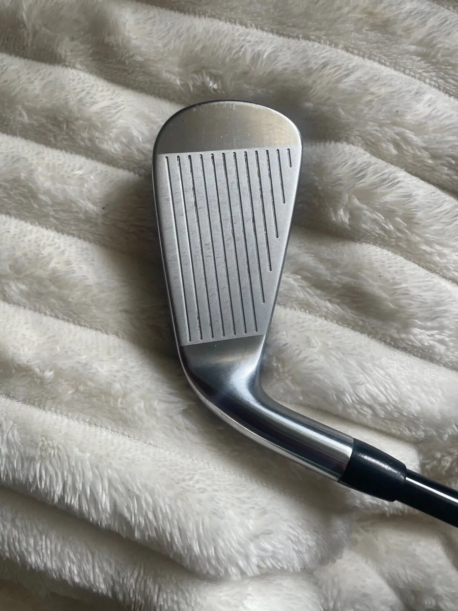 Titleist u 510 4 iron - Image 2