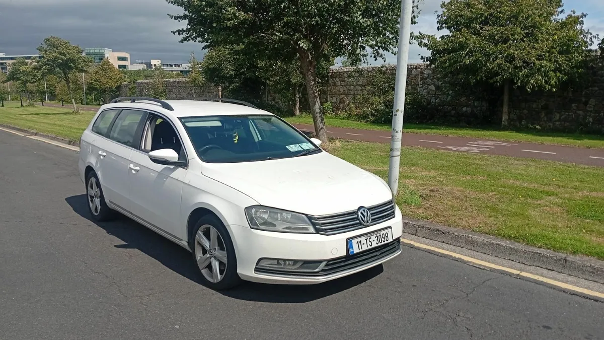 Volkswagen Passat 2011 - Image 4