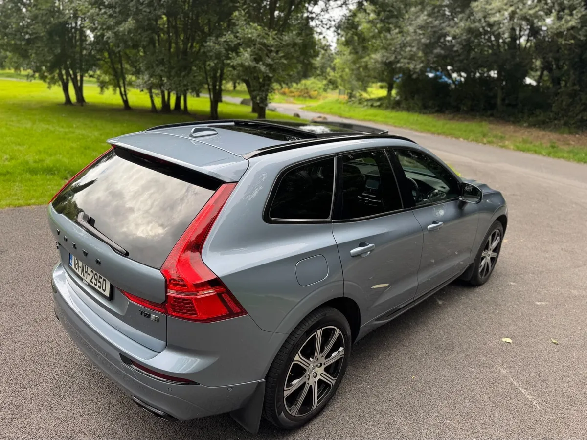 Volvo XC60 2018 T8 Hybrid - Image 3