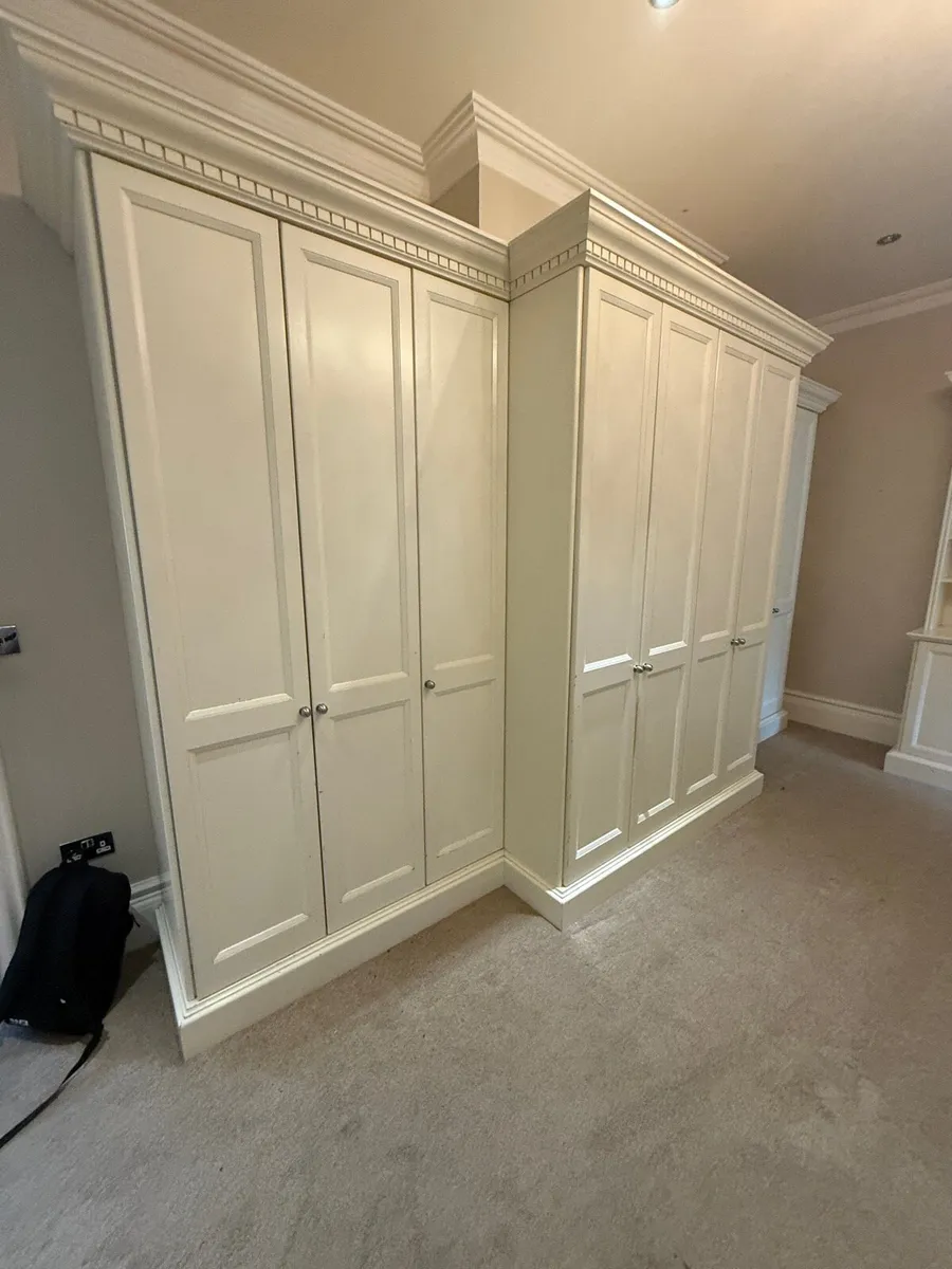 Storage units with doors - Image 2