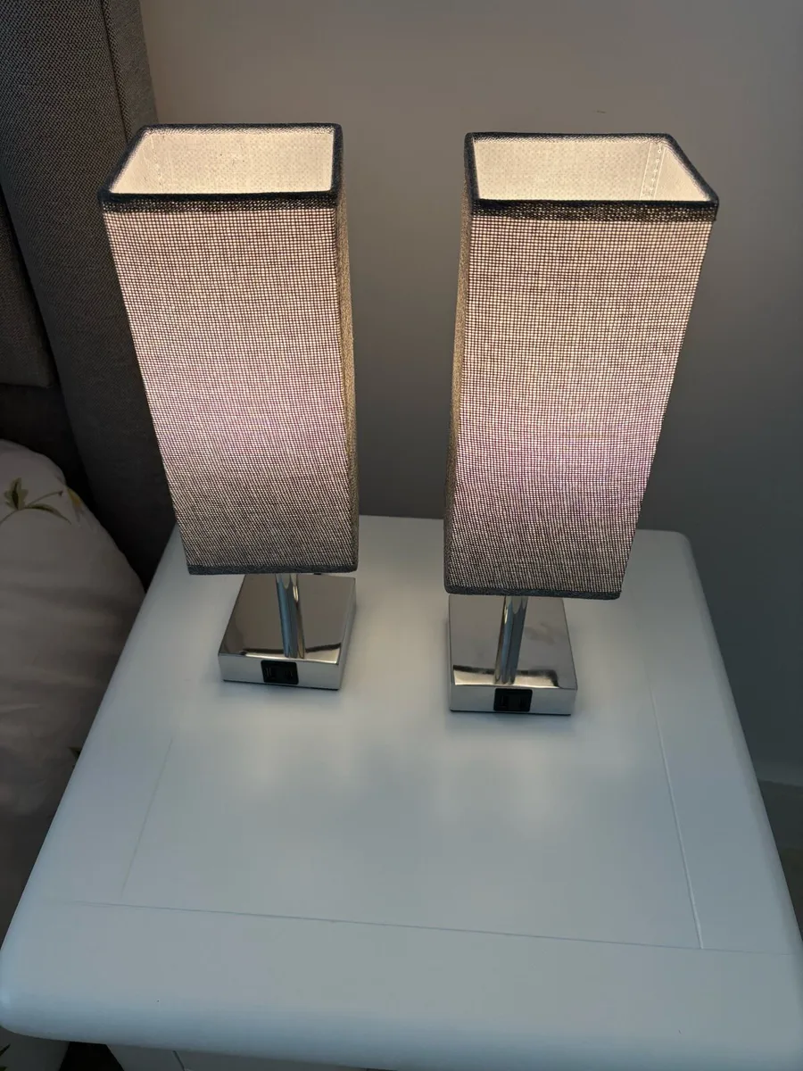 Bedside lamps x 2 - Image 2