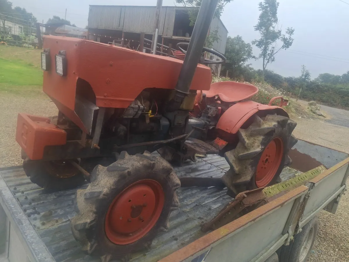 Compact tractor - Image 2