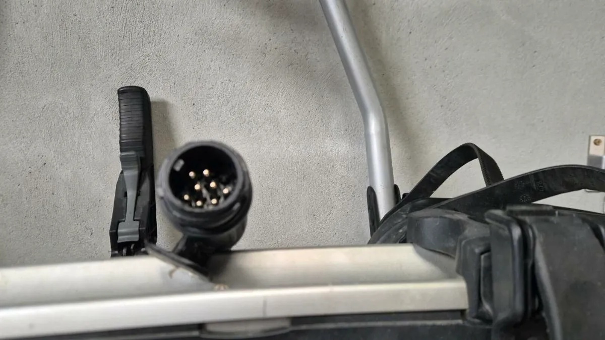 ​Thule EuroClassic G6 928 2-Bike Rack - Image 2