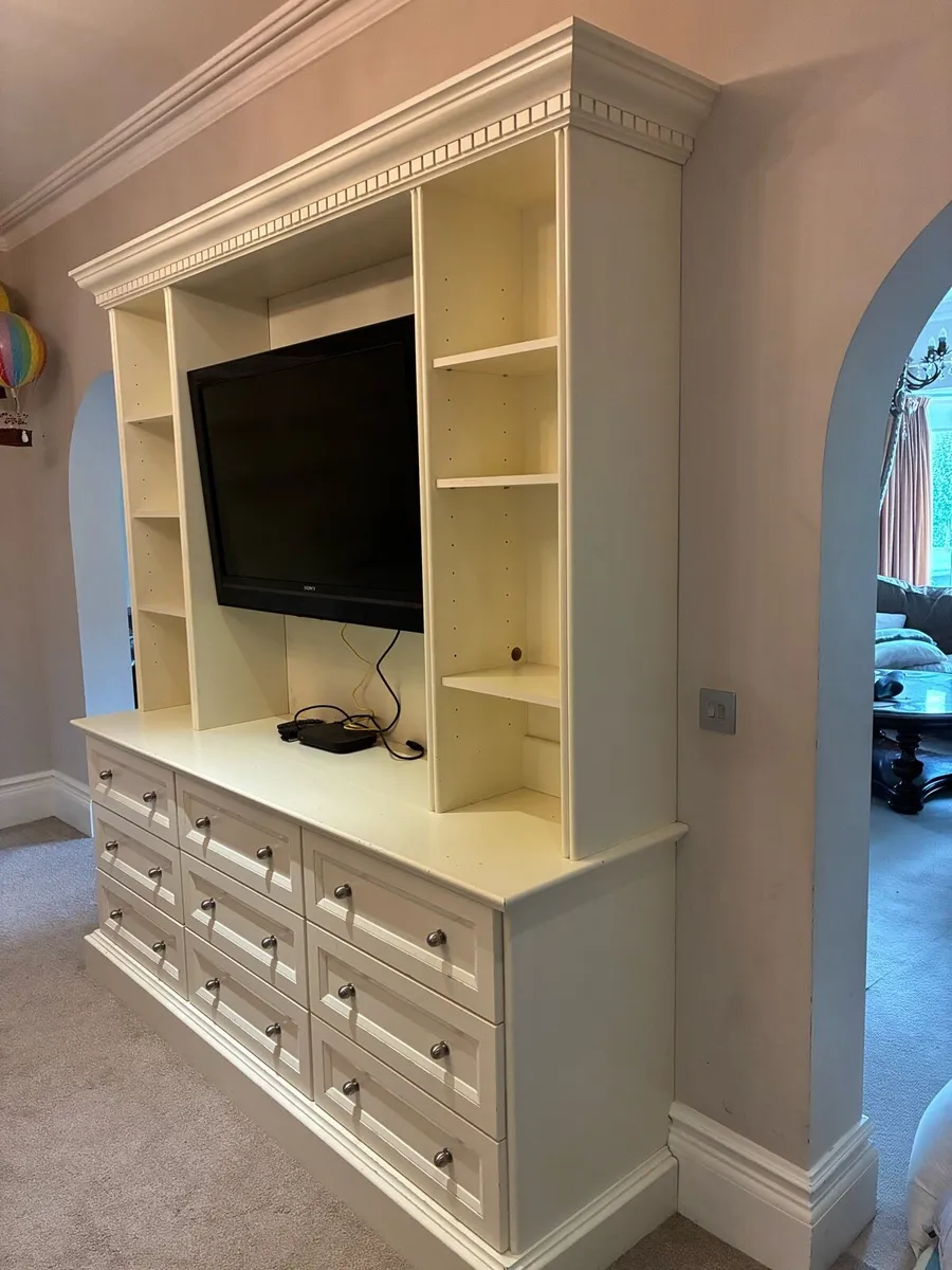 Tv unit - Image 2