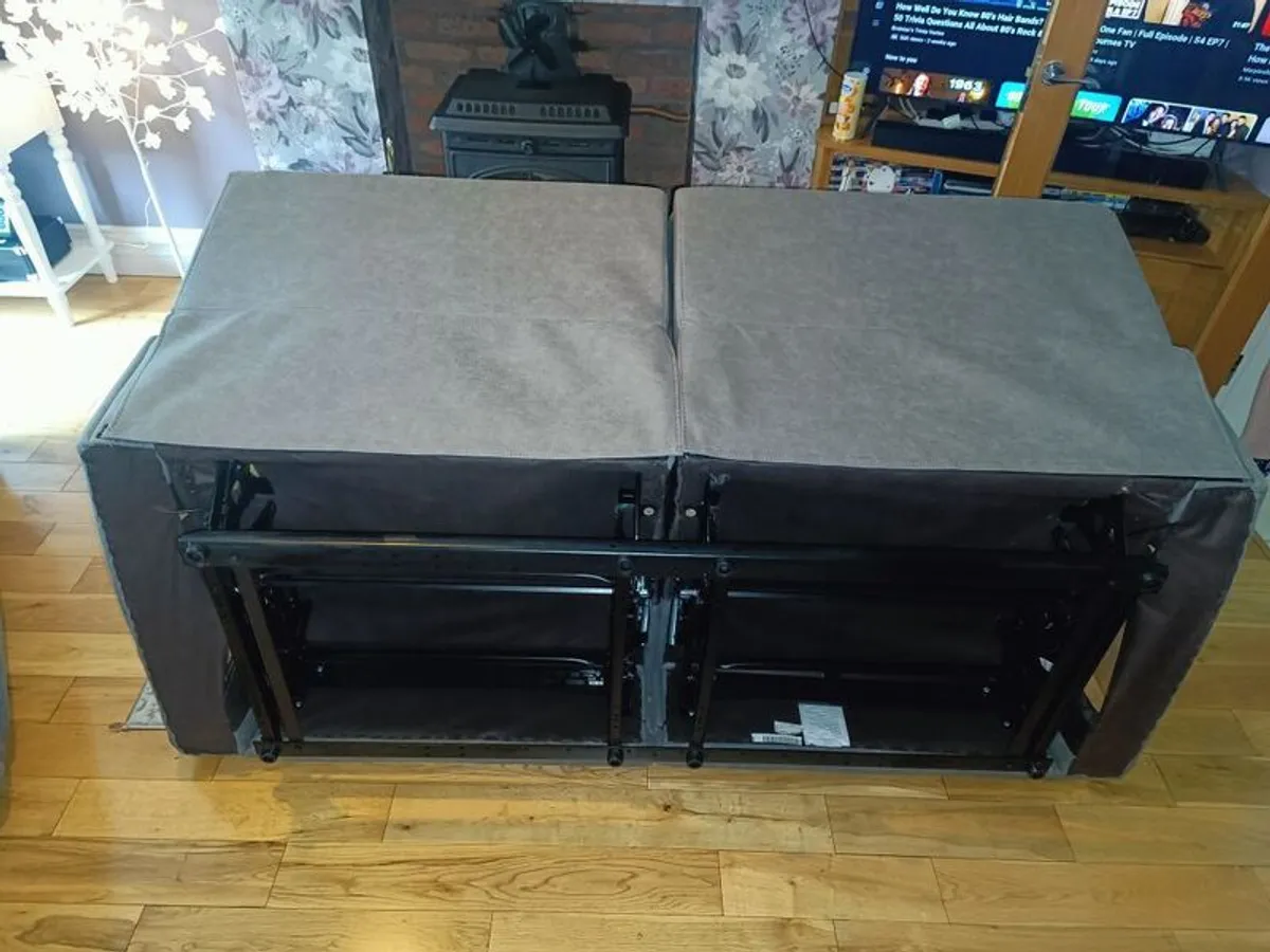 3+2 Grey sofa suite - good as new - Image 2