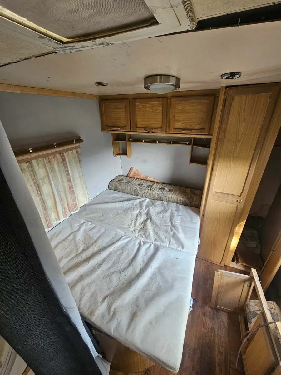 Caravan - Image 4