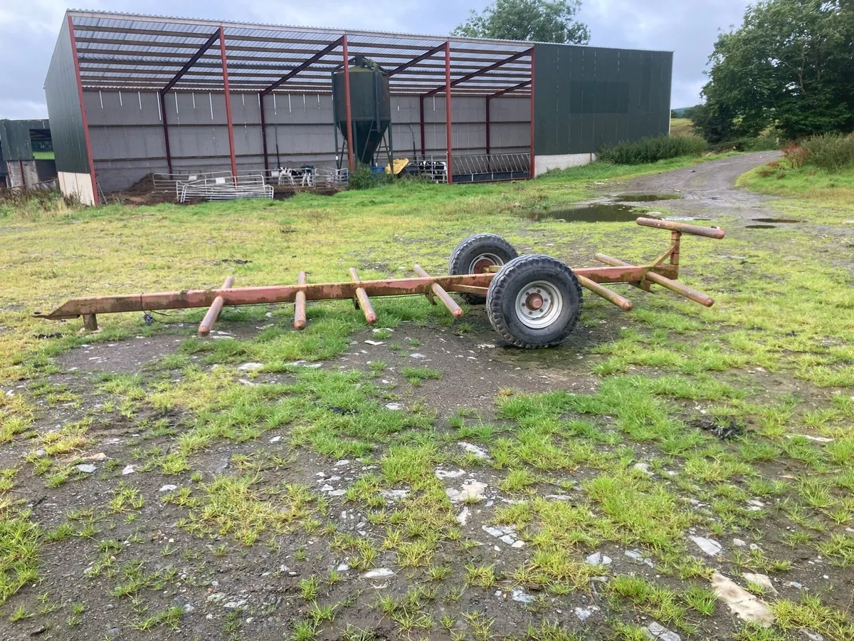 6 bale trailer - Image 2