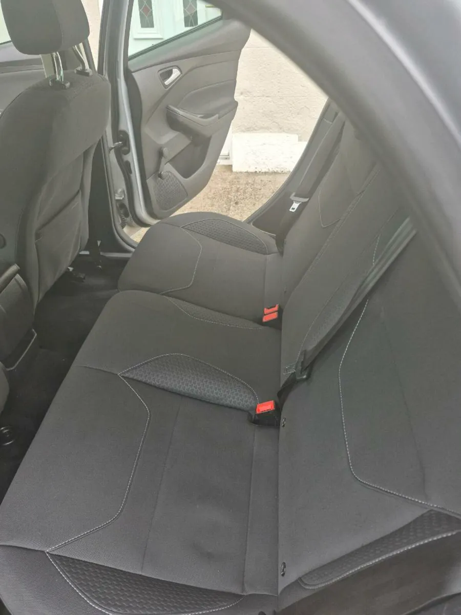 Ford focus 1.5 zetec - Image 4