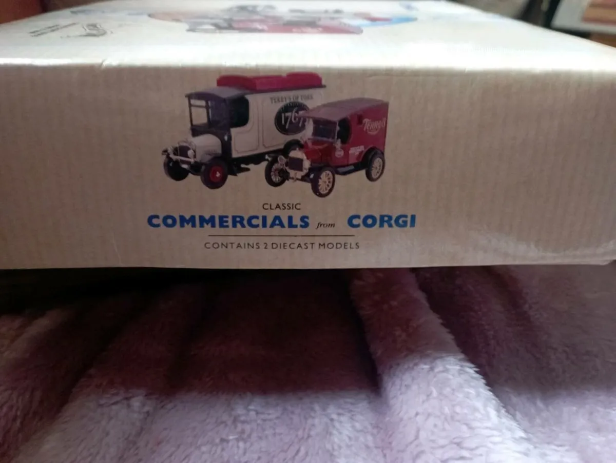 CLASSIC COMMERCIALS  TERRY'S OF YORK  VAN  BOXSET. - Image 4