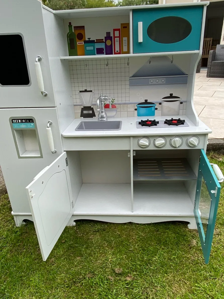 Wooden play kitchen - Image 3