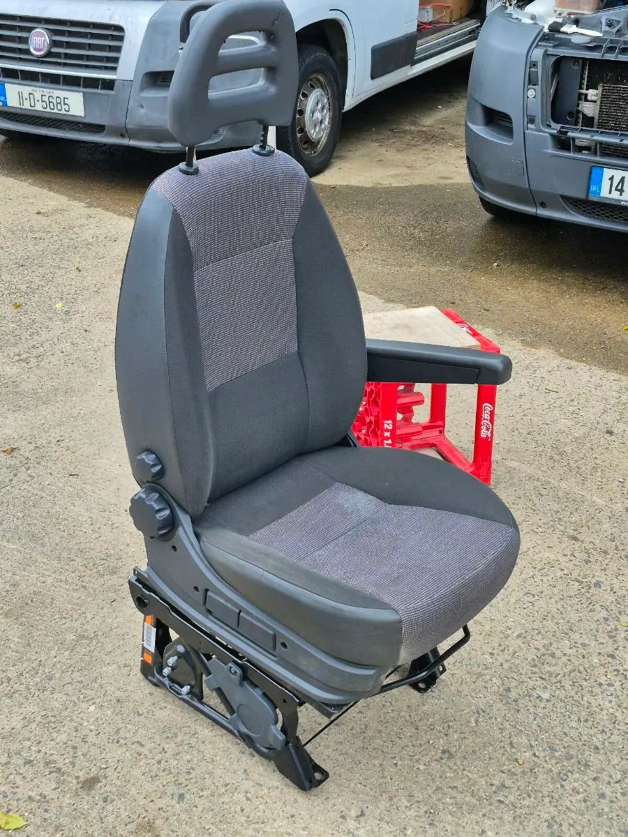 Drivers seat - Image 2
