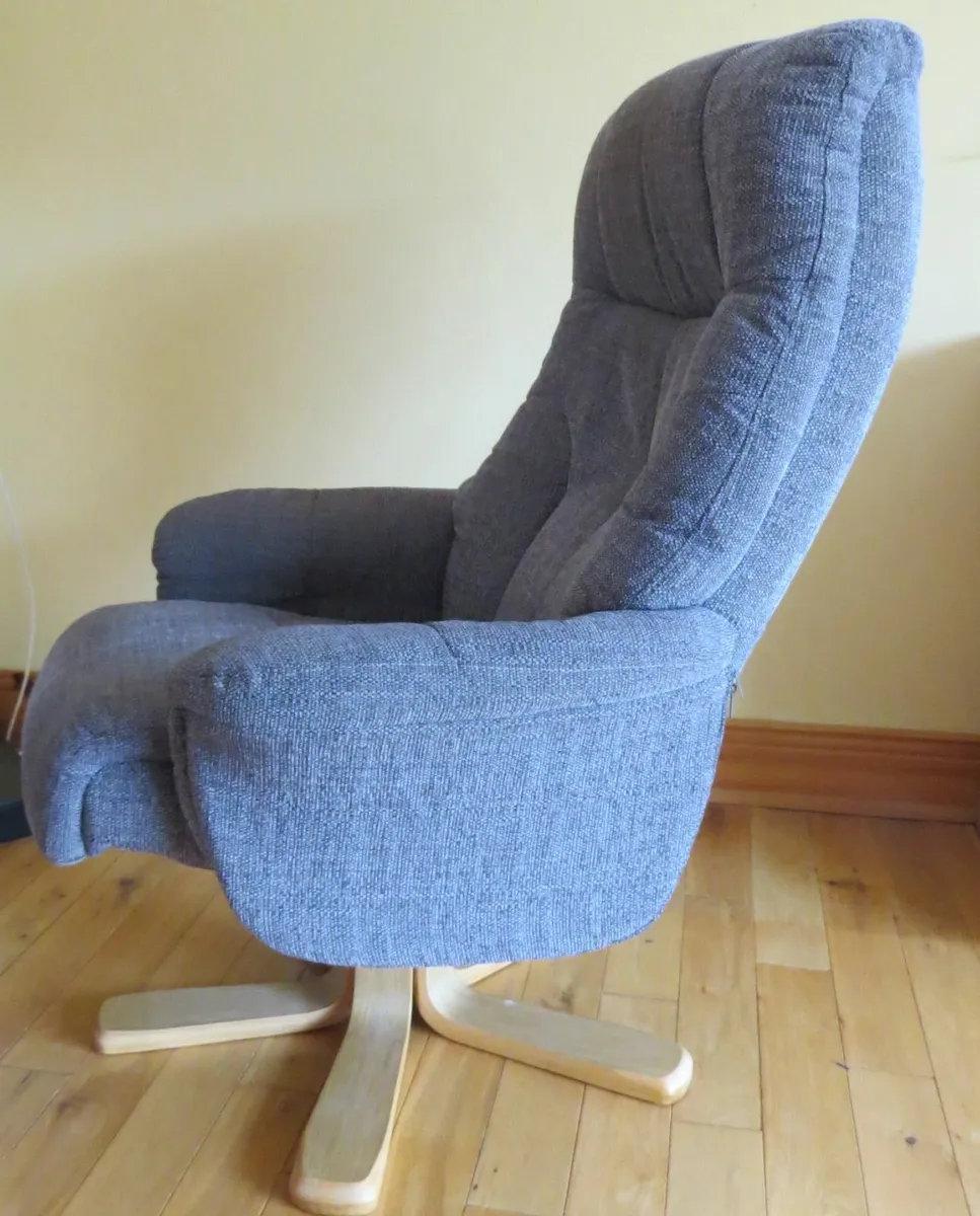 swiveling chair plus foot stool....... bargain !!! - Image 2