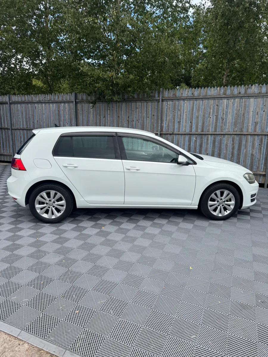 Volkswagen Golf 1.2TSI 2015 Automatic - Image 4