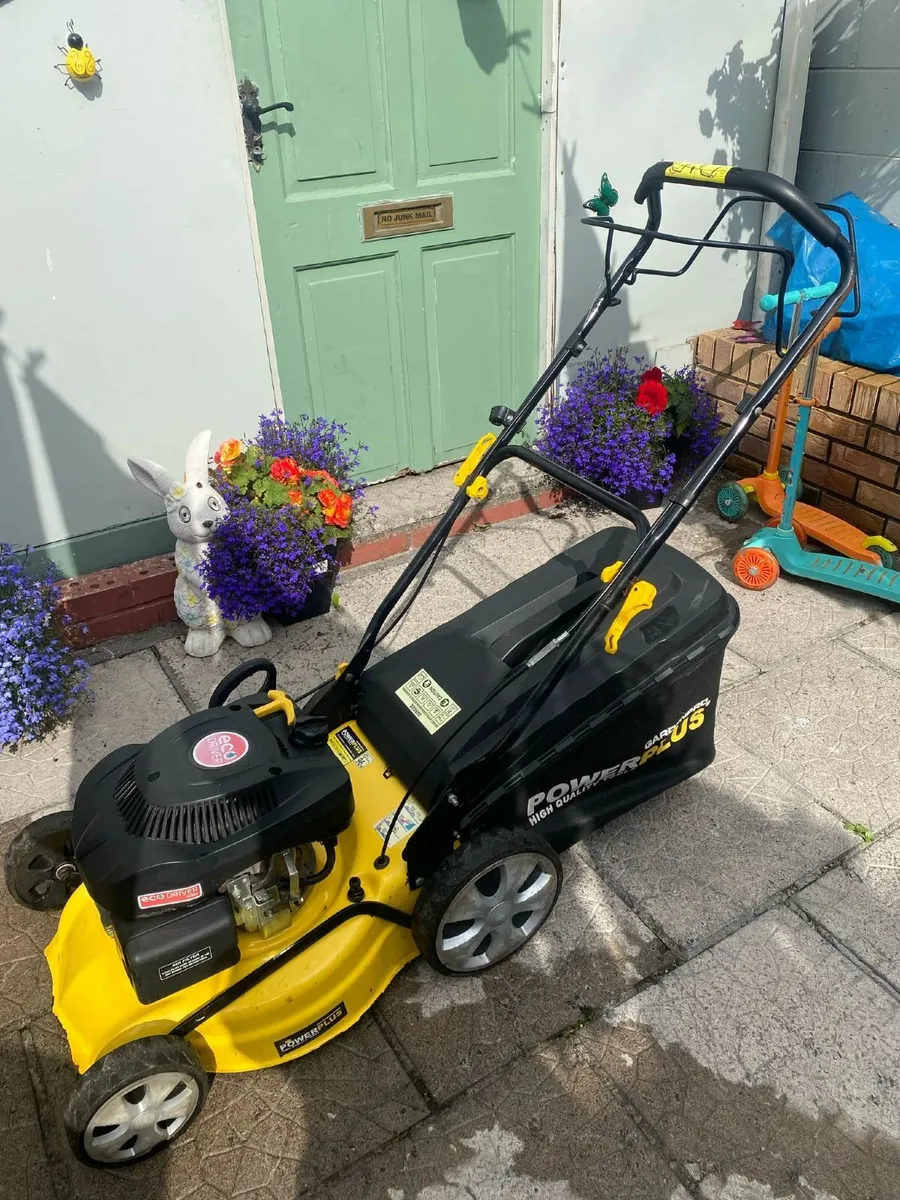 Petrol lawn mower - Image 1