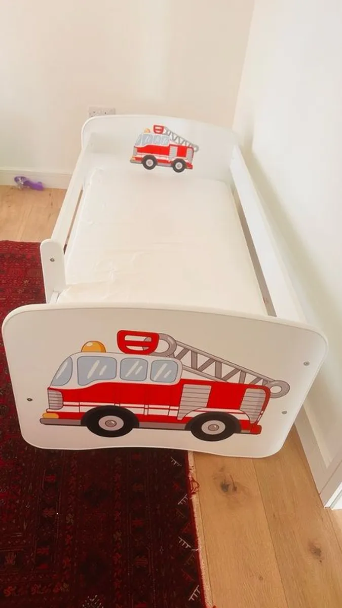 bed - Image 3