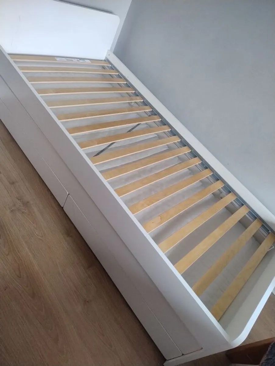 white single with guest bed need gone 120 ono - Image 2