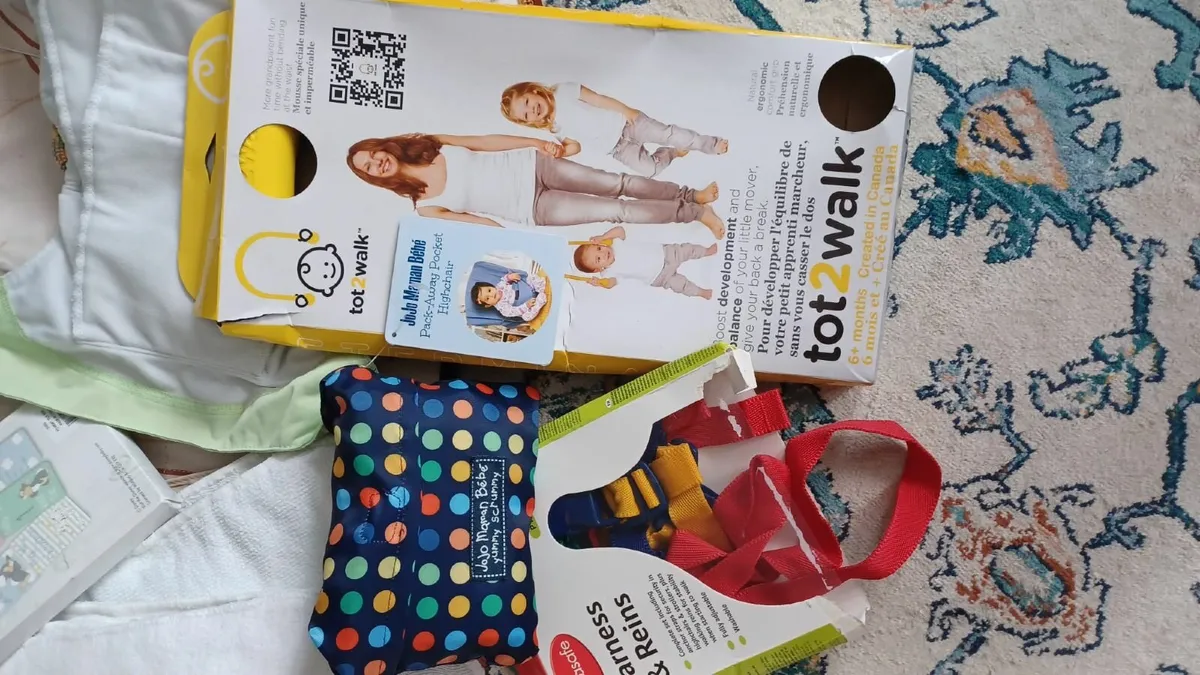 Reusable cloth nappies and baby items - Image 4