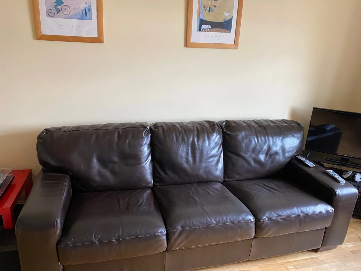 Leather couch - Image 1