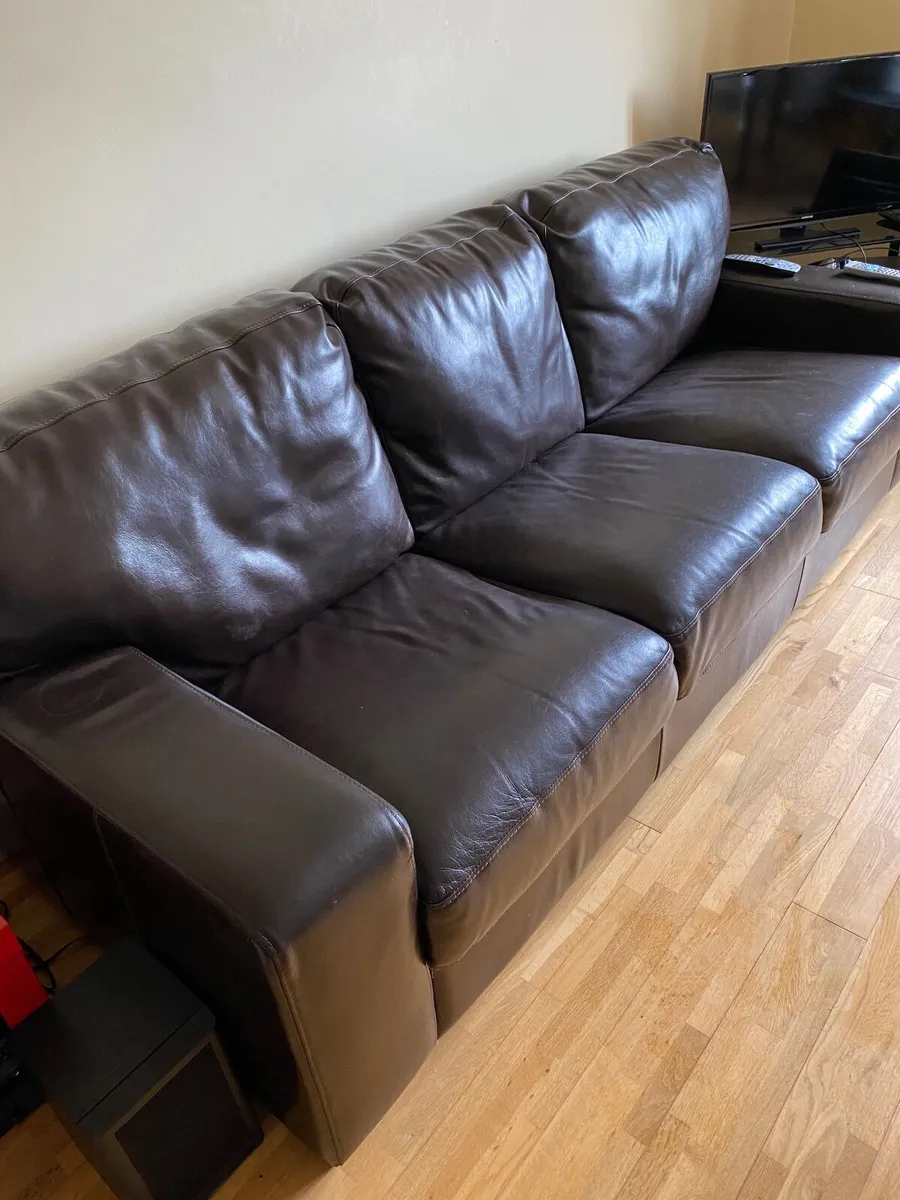 Leather couch - Image 2