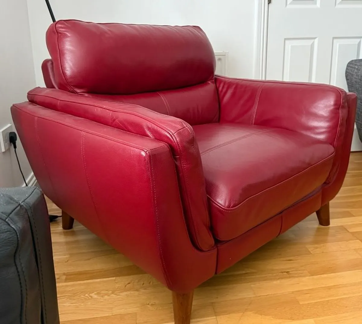 Living Room - Image 2