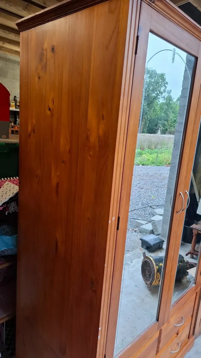 Wardrobe - Image 2