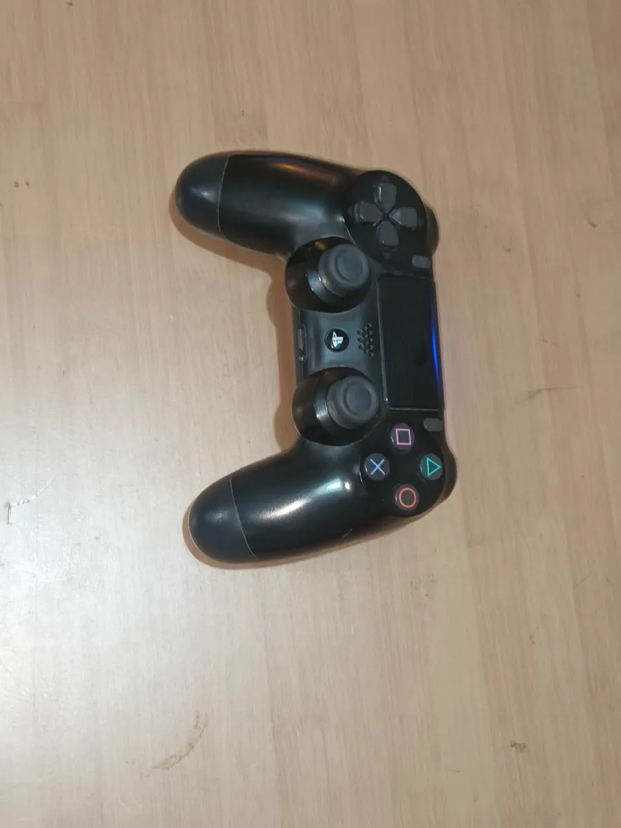 1 Terabyte PlayStation 4 - Image 3