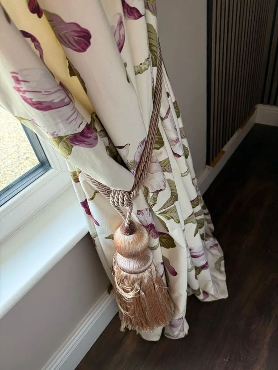 curtains - Image 2