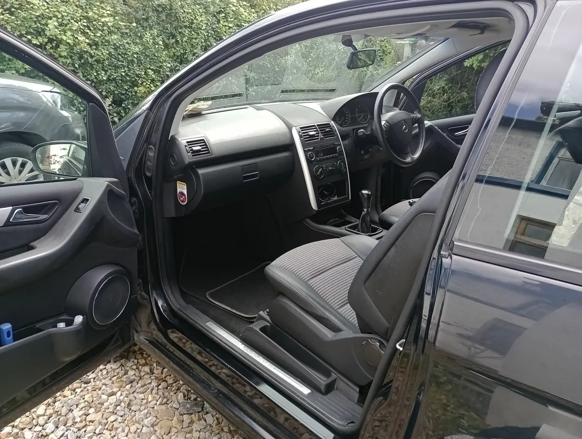 Mercedes-Benz A-Class 2009 - Image 4