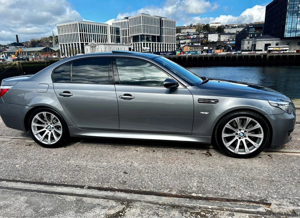 BMW LCI E60 M5 Manual - Image 2