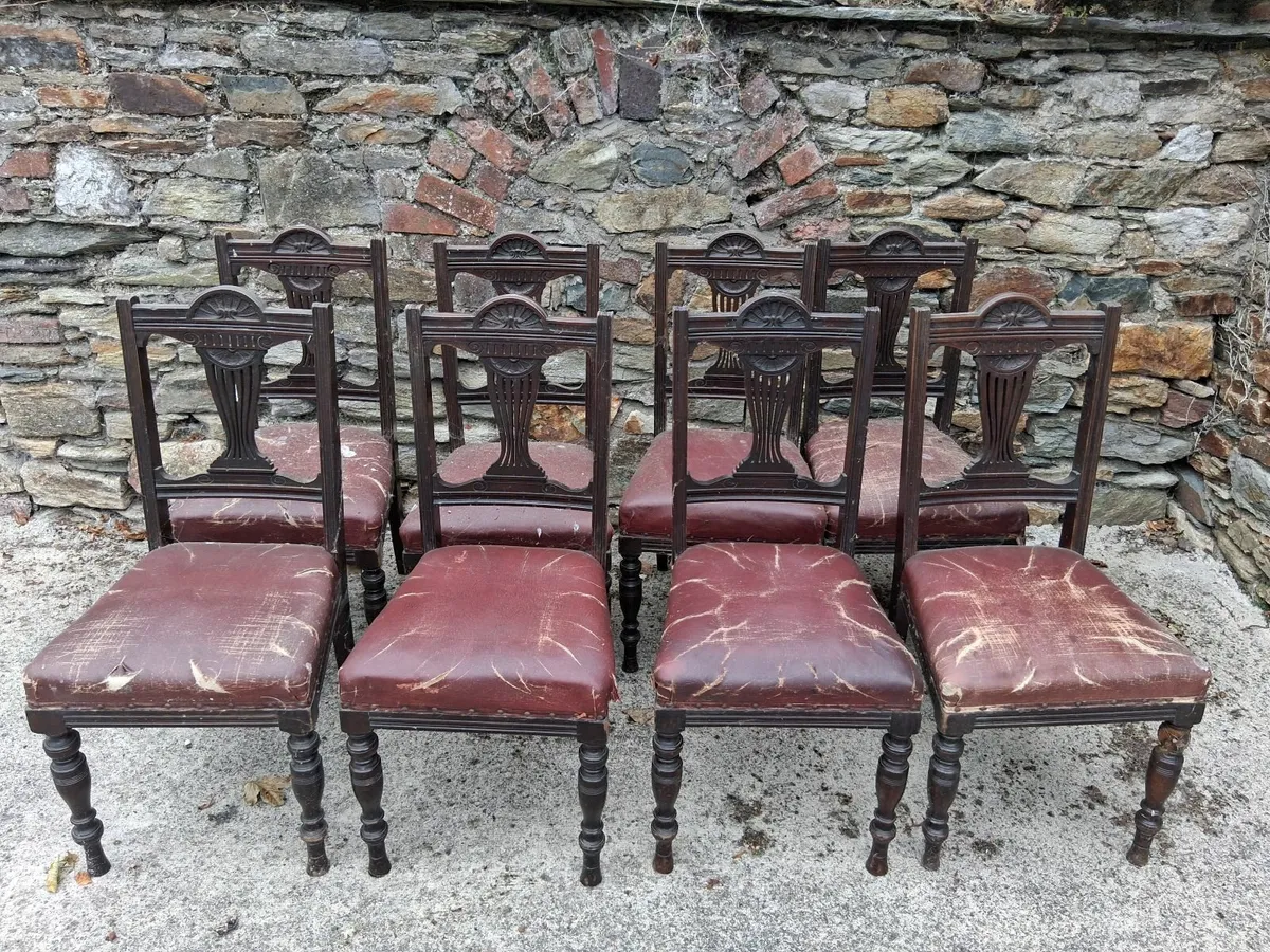 Chairs x 8 - Image 1