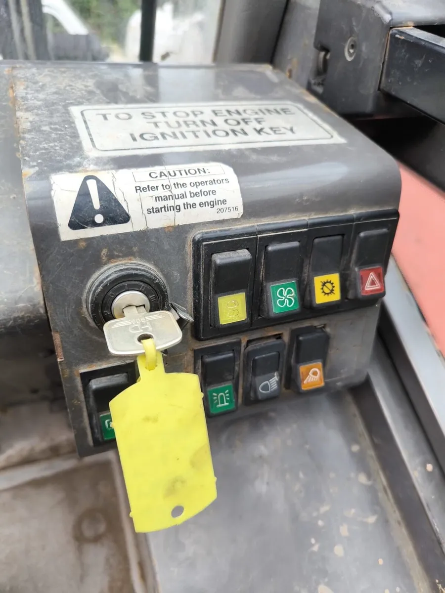 Manitou forklift - Image 2