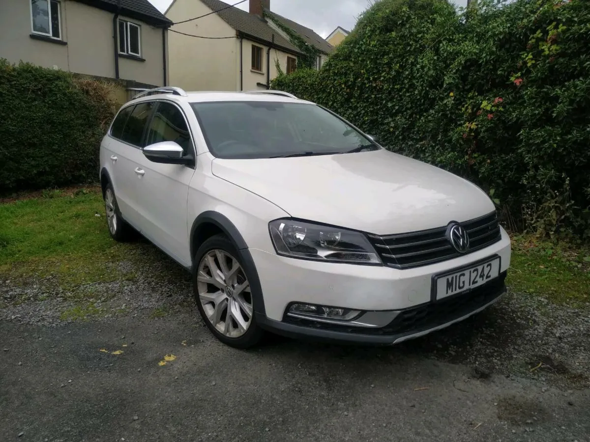 Volkswagen Passat B7 Alltrack TDI 2.0 2014 - Image 1