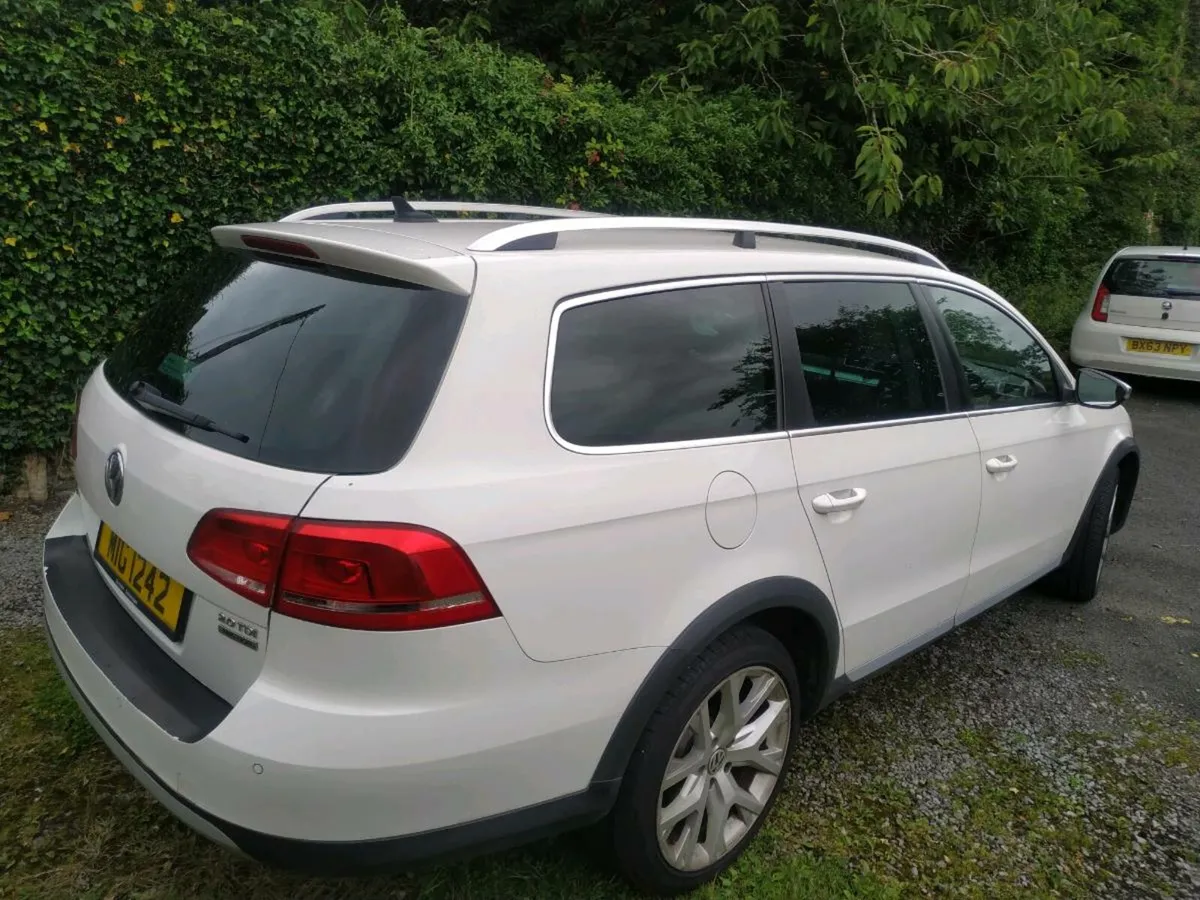 Volkswagen Passat B7 Alltrack TDI 2.0 2014 - Image 4