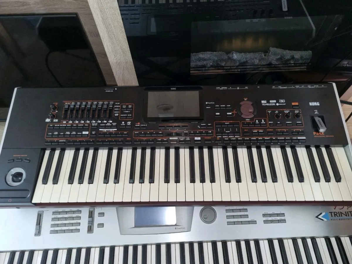 Korg pa4x Professional Arranger 61key - Image 3