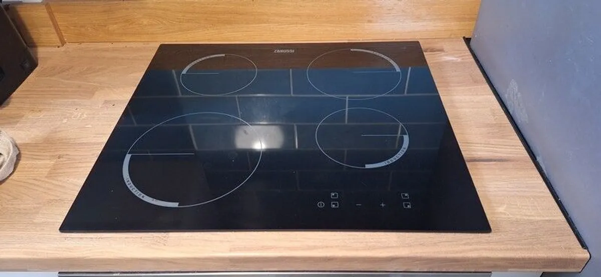 Induction hob - Image 1