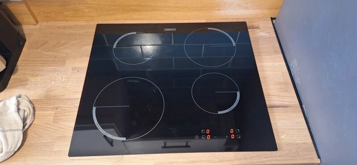 Induction hob - Image 2