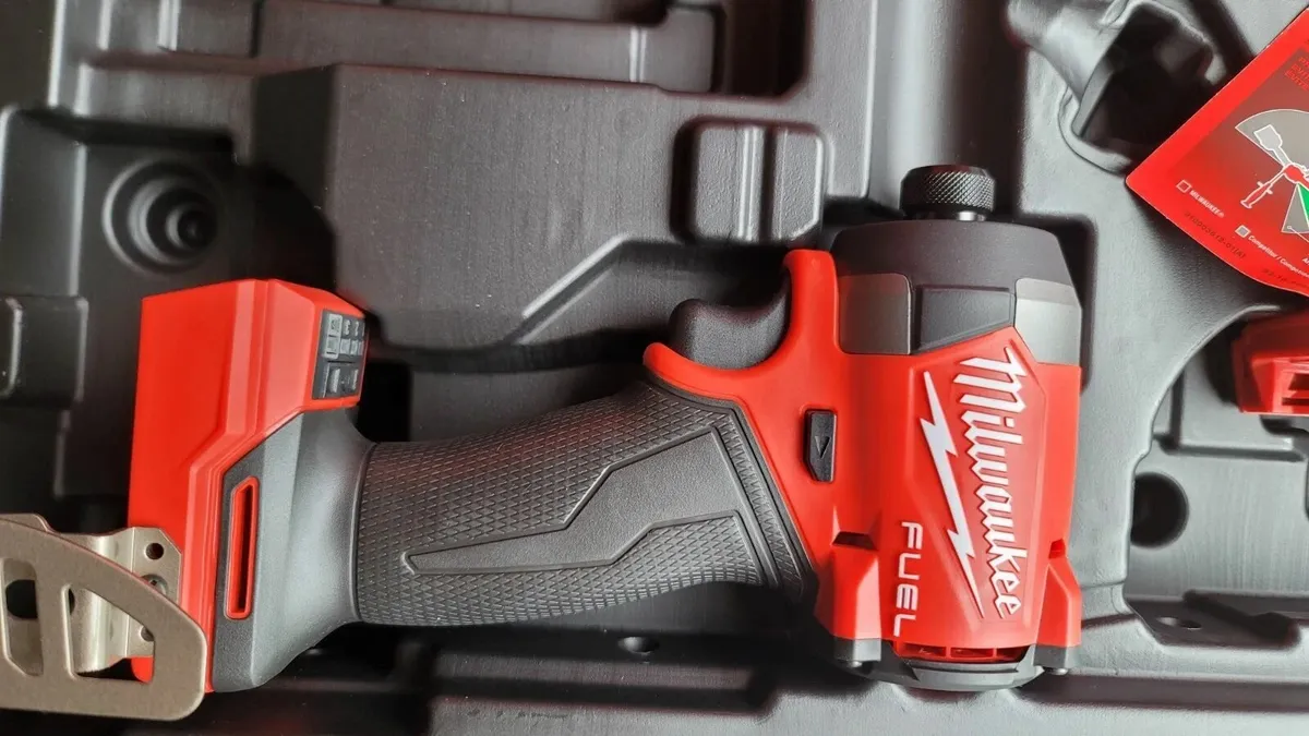 Milwaukee M18 FUEL 18V 2 Tools+case - Image 3